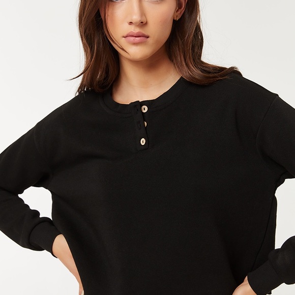 Ardene Fleece Henley Cropped Sweatshirt (Black, S) - Picture 2 of 3